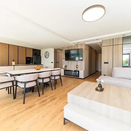 公寓 Aura Maris By Belmont Realty