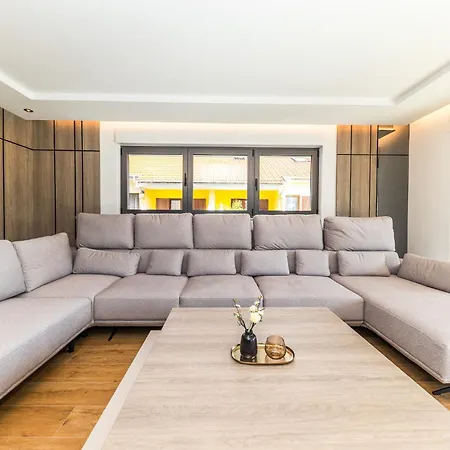 Aura Maris By Belmont Realty 扎达尔