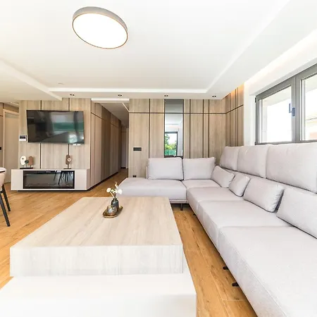 Aura Maris By Belmont Realty 扎达尔